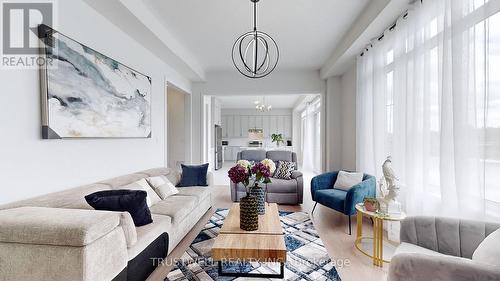 178 Rosanne Circle, Wasaga Beach, ON - Indoor Photo Showing Living Room