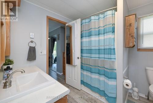 3 St James Place, Wasaga Beach, ON - Indoor Photo Showing Bathroom