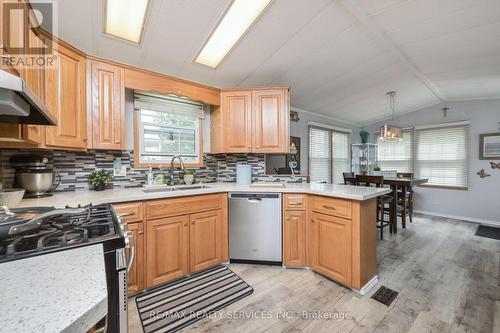 3 St James Place, Wasaga Beach, ON - Indoor Photo Showing Kitchen