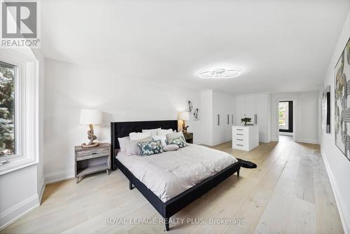 4344 Dallas Court, Mississauga, ON - Indoor Photo Showing Bedroom