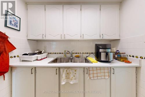 1808 - 1535 Lakeshore Road E, Mississauga, ON - Indoor Photo Showing Kitchen With Double Sink