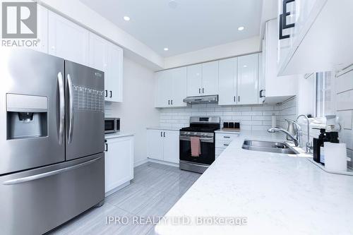 3 Novice Drive, Brampton, ON - Indoor Photo Showing Kitchen With Double Sink With Upgraded Kitchen