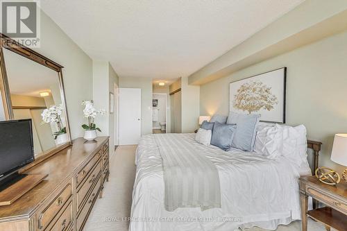 908 - 22 Clarissa Drive, Richmond Hill, ON - Indoor Photo Showing Bedroom