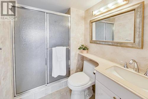 908 - 22 Clarissa Drive, Richmond Hill, ON - Indoor Photo Showing Bathroom