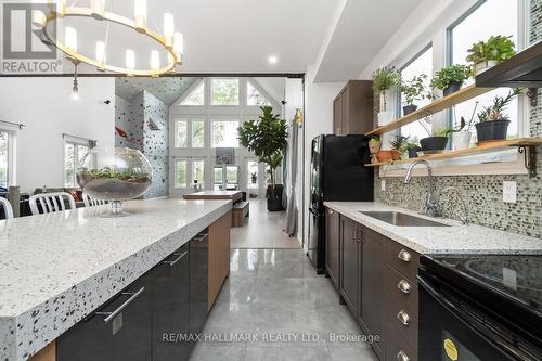 71 Cedarvale Boulevard, Whitchurch-Stouffville, ON - Indoor Photo Showing Kitchen