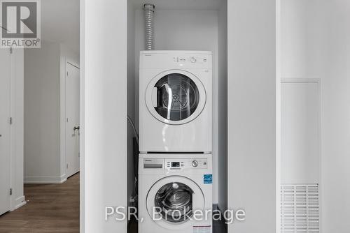 2106 - 2 St Thomas Street, Toronto, ON - Indoor Photo Showing Laundry Room