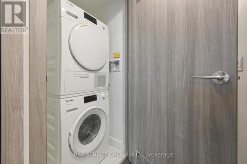 2106 - 38 Widmer Street, Toronto, ON - Indoor Photo Showing Laundry Room