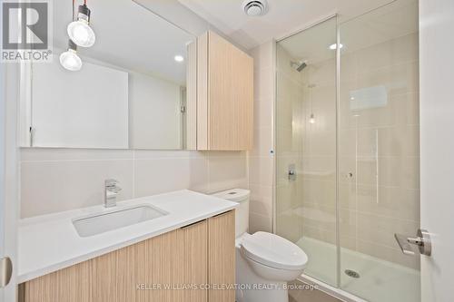417 - 10 Deerlick Court, Toronto, ON - Indoor Photo Showing Bathroom