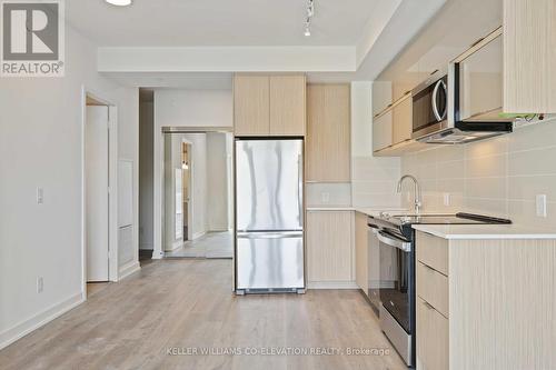 417 - 10 Deerlick Court, Toronto, ON - Indoor Photo Showing Kitchen With Stainless Steel Kitchen