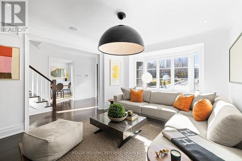 215 Lonsmount Drive, Toronto, ON - Indoor Photo Showing Living Room