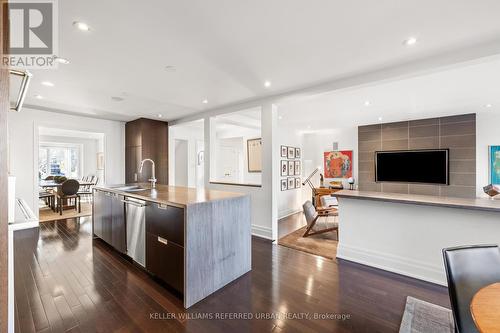 215 Lonsmount Drive, Toronto, ON - Indoor Photo Showing Kitchen With Upgraded Kitchen