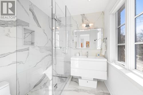 215 Lonsmount Drive, Toronto, ON - Indoor Photo Showing Bathroom