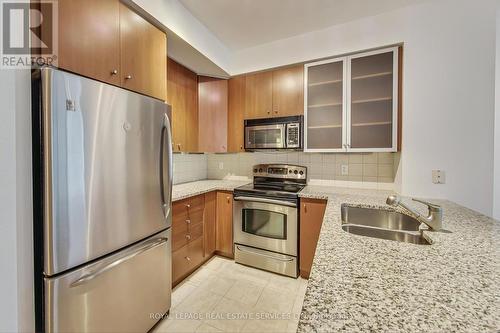 402 - 438 King Street W, Toronto, ON - Indoor Photo Showing Kitchen With Stainless Steel Kitchen With Double Sink