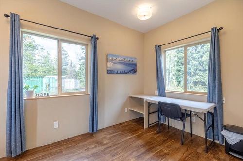 5748 Lower Elk Valley Road, Sparwood, BC - Indoor Photo Showing Office