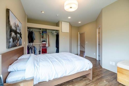 5748 Lower Elk Valley Road, Sparwood, BC - Indoor Photo Showing Bedroom