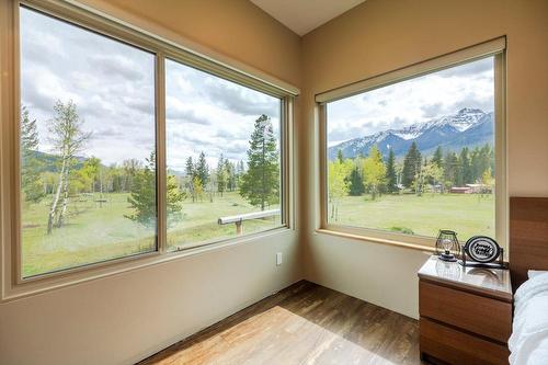 5748 Lower Elk Valley Road, Sparwood, BC - Indoor Photo Showing Other Room