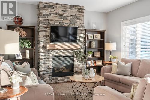 2768 Chestnut Street, Lincoln, ON - Indoor Photo Showing Living Room With Fireplace
