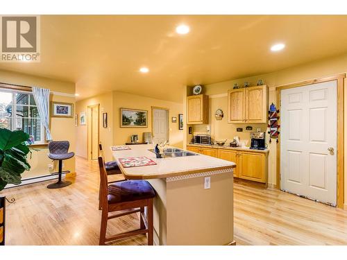 1420 Ainsworth Avenue, Riondel, BC - Indoor Photo Showing Kitchen With Double Sink