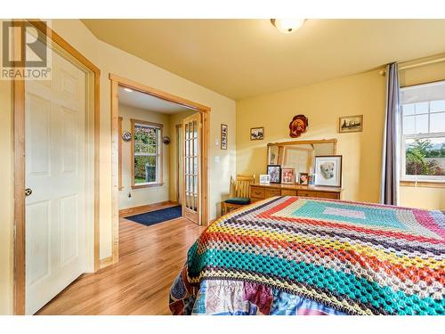 1420 Ainsworth Avenue, Riondel, BC - Indoor Photo Showing Bedroom