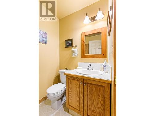 1420 Ainsworth Avenue, Riondel, BC - Indoor Photo Showing Bathroom