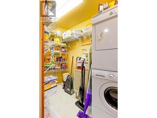 1420 Ainsworth Avenue, Riondel, BC - Indoor Photo Showing Laundry Room