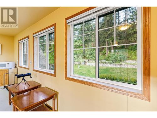 1420 Ainsworth Avenue, Riondel, BC - Indoor Photo Showing Other Room