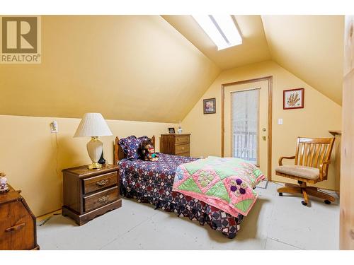 1420 Ainsworth Avenue, Riondel, BC - Indoor Photo Showing Bedroom