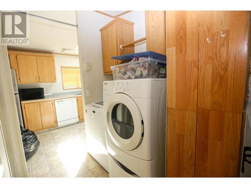 4564 Summer Road Unit# 15, Barriere, BC - Indoor Photo Showing Laundry Room