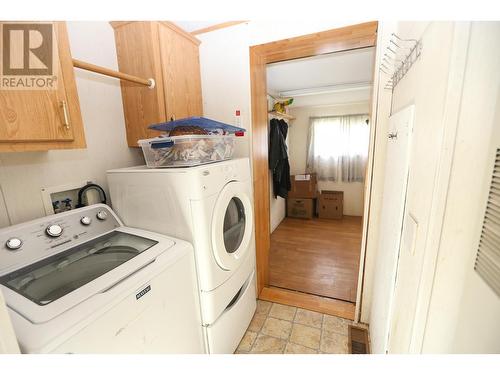 4564 Summer Road Unit# 15, Barriere, BC - Indoor Photo Showing Laundry Room