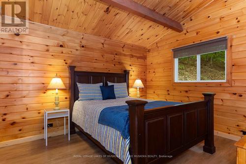 1003 Avon Lane, Muskoka Lakes, ON - Indoor Photo Showing Bedroom