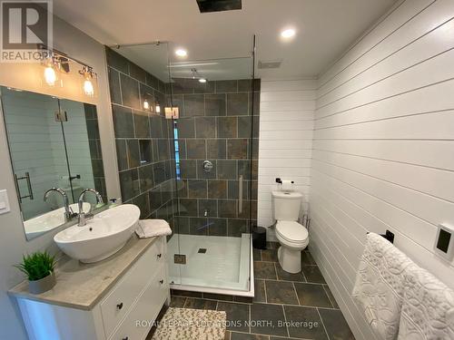 807 Mosley Street, Wasaga Beach, ON - Indoor Photo Showing Bathroom