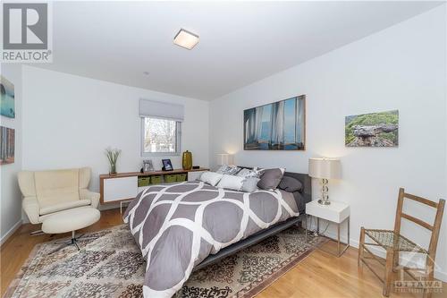 43 Holmwood Avenue, Ottawa, ON - Indoor Photo Showing Bedroom
