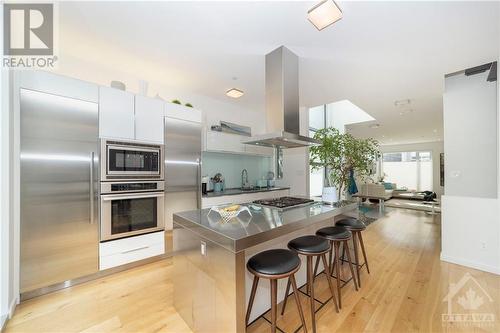 43 Holmwood Avenue, Ottawa, ON - Indoor Photo Showing Kitchen With Upgraded Kitchen