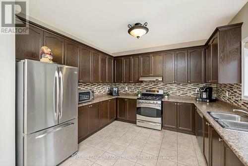 237 Eaton Street, Halton Hills, ON - Indoor Photo Showing Kitchen With Upgraded Kitchen