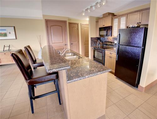 357C-1200 Rancher Creek Road, Osoyoos, BC - Indoor Photo Showing Kitchen With Double Sink