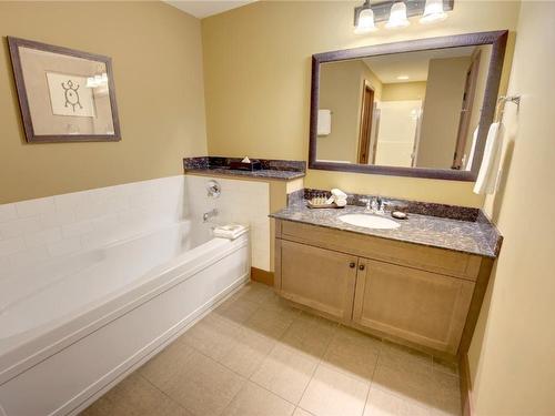 357C-1200 Rancher Creek Road, Osoyoos, BC - Indoor Photo Showing Bathroom