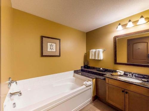 346B-1200 Rancher Creek Road, Osoyoos, BC - Indoor Photo Showing Bathroom