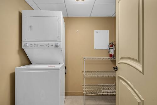 364 (C12)-1288 Water Street, Kelowna, BC - Indoor Photo Showing Laundry Room