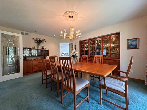 2495 Crestview Road, West Kelowna, BC - Indoor Photo Showing Dining Room