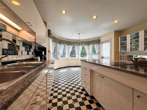 2495 Crestview Road, West Kelowna, BC - Indoor Photo Showing Kitchen With Double Sink