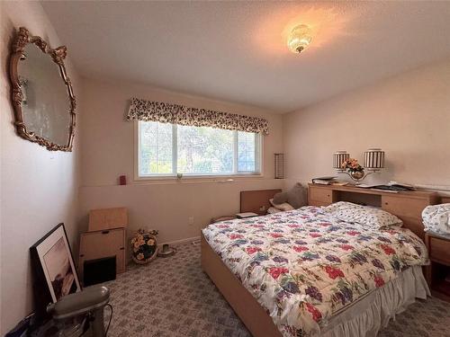 2495 Crestview Road, West Kelowna, BC - Indoor Photo Showing Bedroom