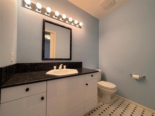 2495 Crestview Road, West Kelowna, BC - Indoor Photo Showing Bathroom