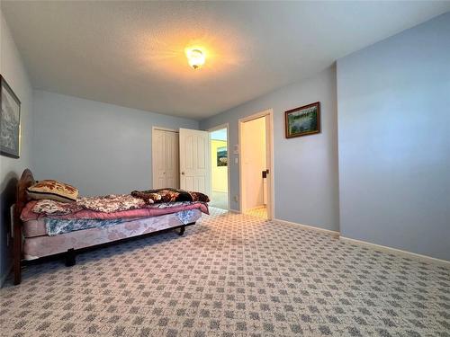2495 Crestview Road, West Kelowna, BC - Indoor Photo Showing Bedroom