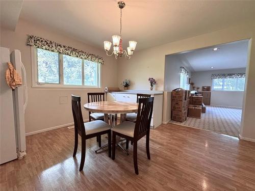 2495 Crestview Road, West Kelowna, BC - Indoor Photo Showing Dining Room