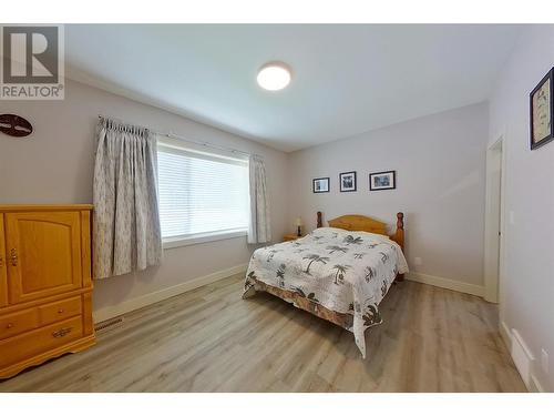 1330 10 Street Sw Unit# 11, Salmon Arm, BC - Indoor Photo Showing Bedroom