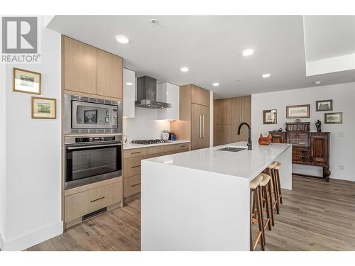 1588 Ellis Street Unit# 909, Kelowna, BC - Indoor Photo Showing Kitchen With Upgraded Kitchen