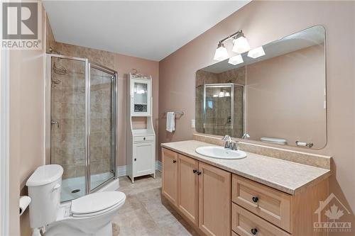 213 Dunston Terrace, Ottawa, ON - Indoor Photo Showing Bathroom