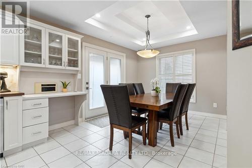 16 Burnham Court, Grimsby, ON - Indoor Photo Showing Dining Room