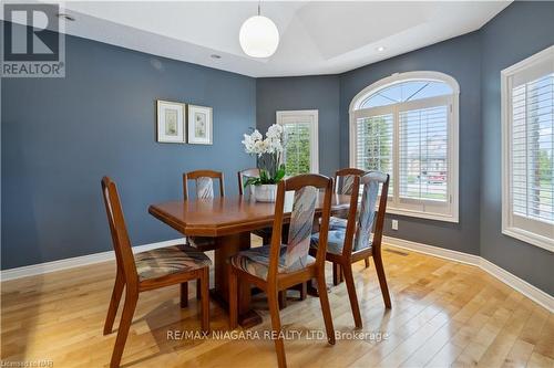 16 Burnham Court, Grimsby, ON - Indoor Photo Showing Dining Room