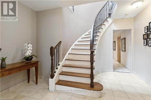 16 Burnham Court, Grimsby, ON - Indoor Photo Showing Other Room